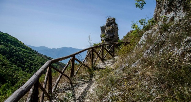 Visita Le Grotte dei Saraceni - Percorso Trekking